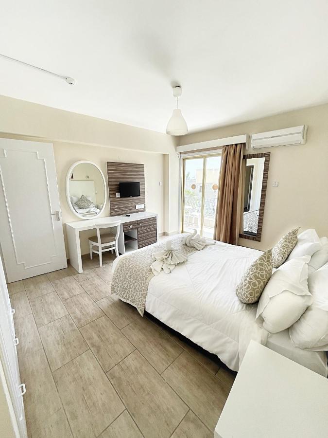 Antonis G. Hotel Apartments Вороклини Екстериор снимка