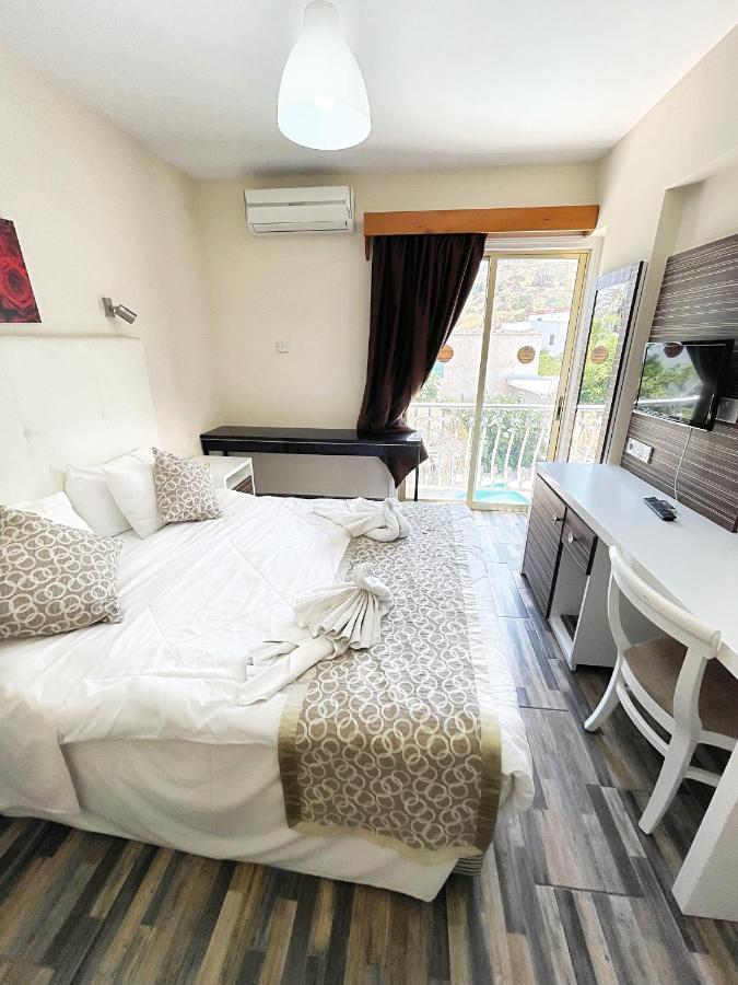 Antonis G. Hotel Apartments Вороклини Екстериор снимка