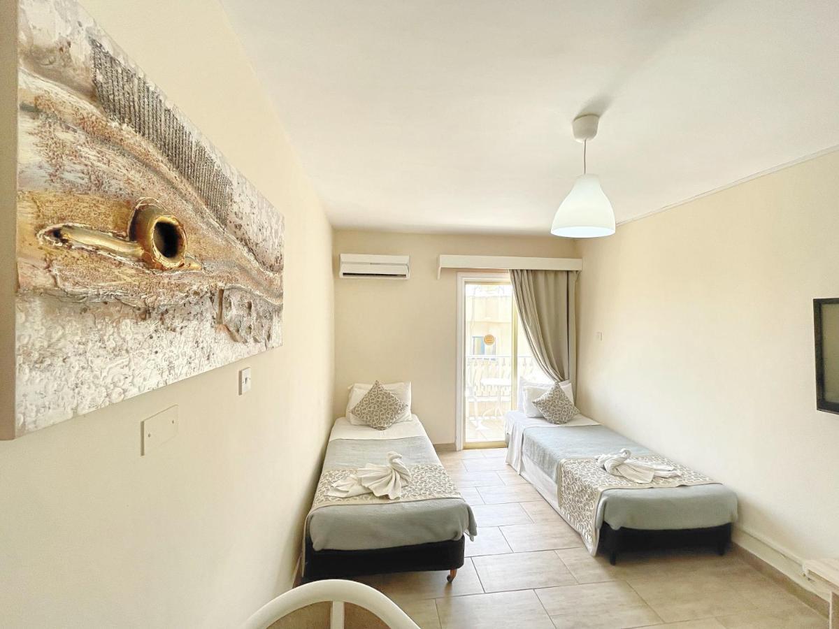 Antonis G. Hotel Apartments Вороклини Екстериор снимка
